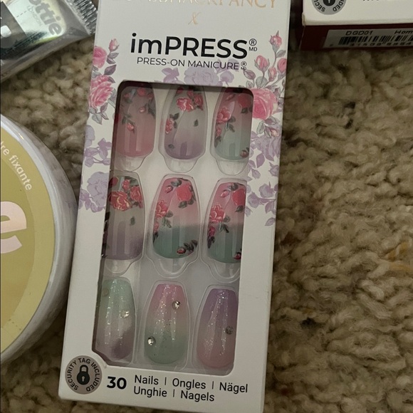 Bundle of Lottie & elf Makeup Brushes/ lip gloss/banana powder/sets of nails - Picture 7 of 9